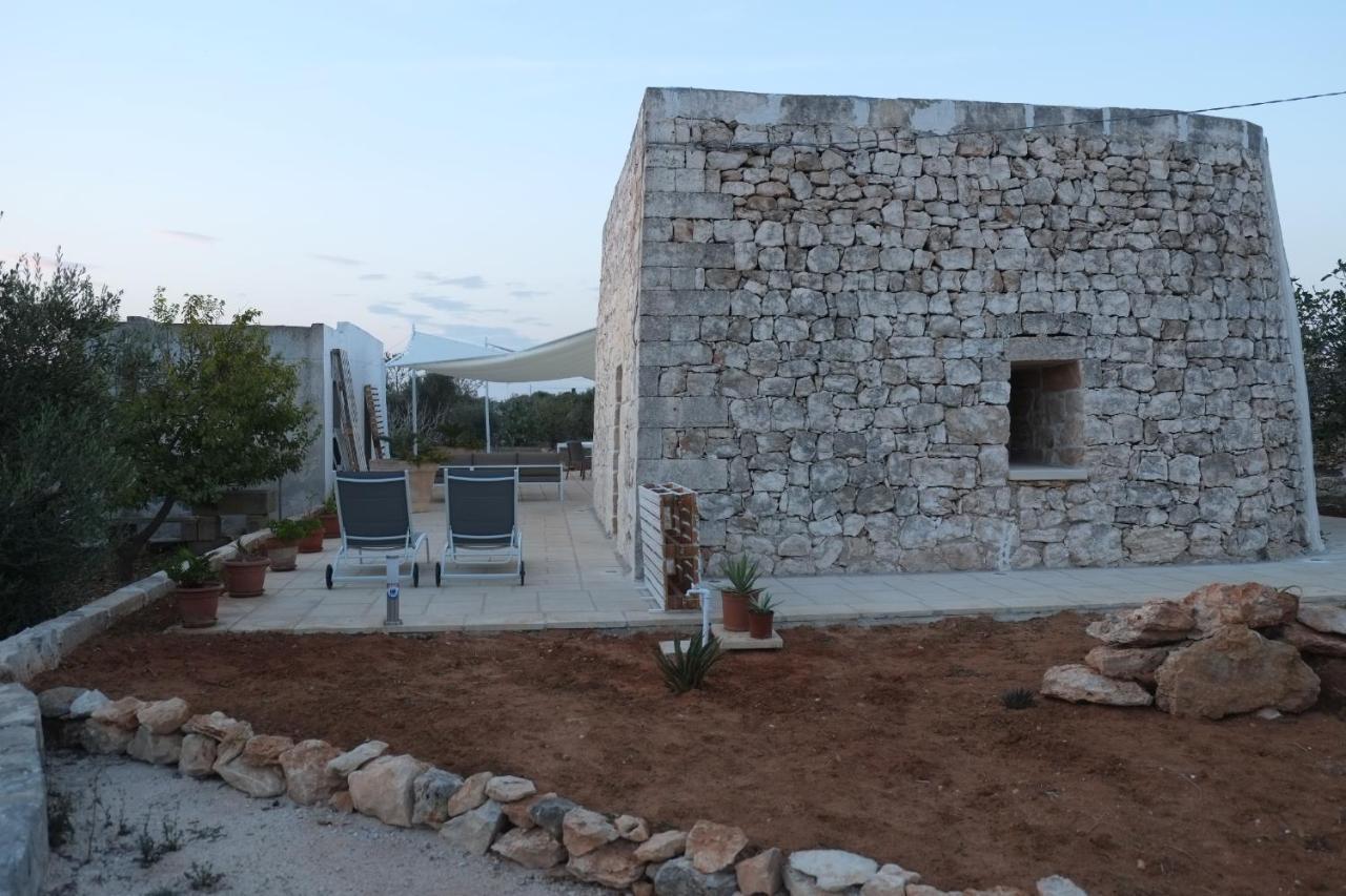 I Caseddhi Di Santo E Toto Torre Suda Exterior foto